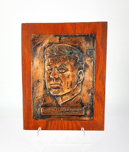 1960s Hand Made President John F. Kennedy Copper Relief Artwork Mounted on Wood - Picture 2 of 7