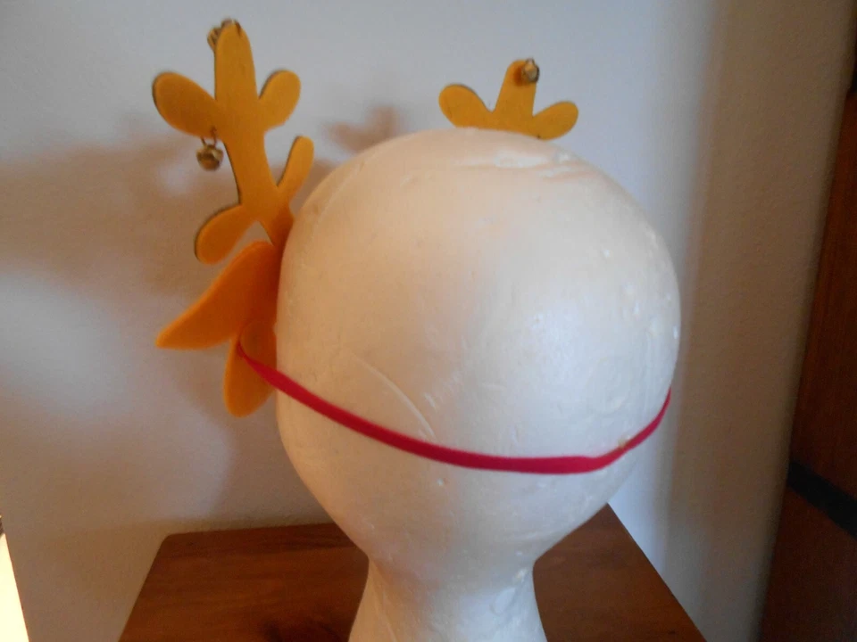 2 Adult Christmas Reindeer Masks Felt, Glitter and Sequins 7" across - Image 3 of 4