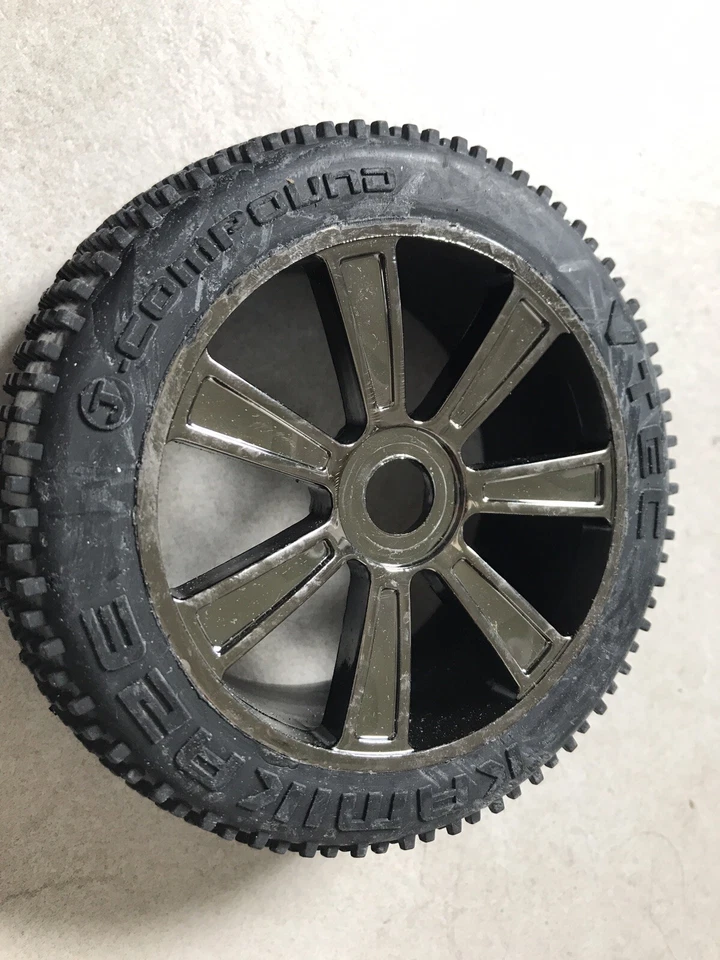 9€/Stück   4 Stück LRP VTEC Kamikaze Komplettrad Reifen Felge S8 Rebel TX 1/8    - Bild 4 von 4