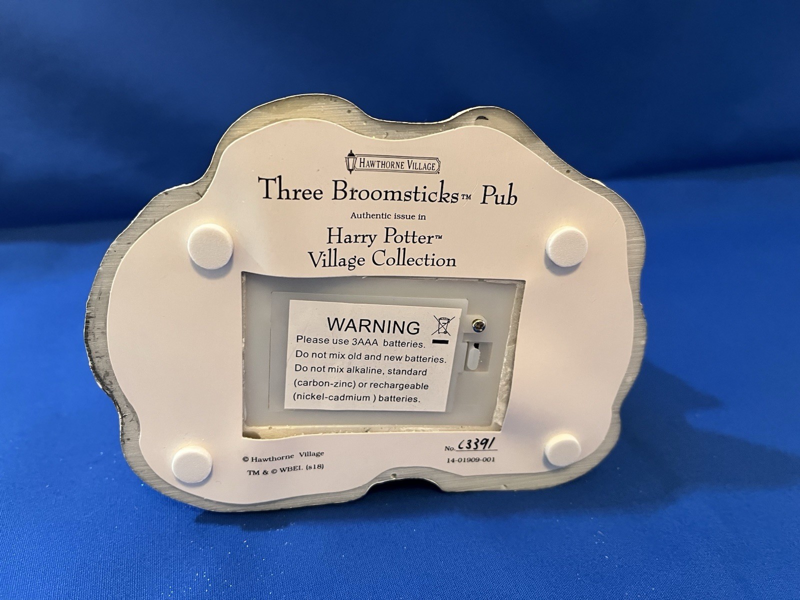 Hawthorne Village Bradford Exchange “ The Broomsticks Pub”