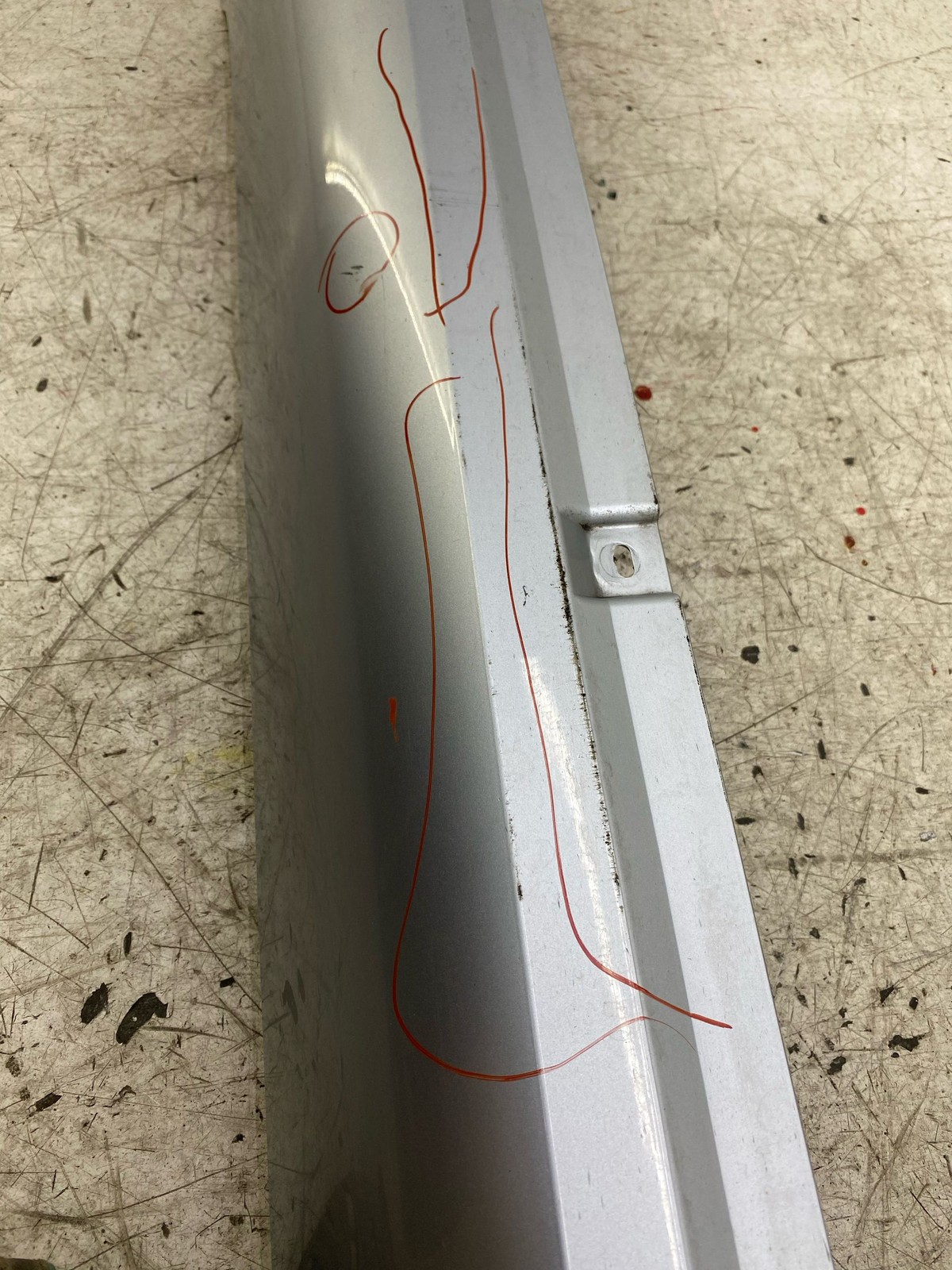 2014-2019 BENTLEY FLYING SPUR OEM RIGHT LOWER SKIRT ROCKER MOLDING PANEL