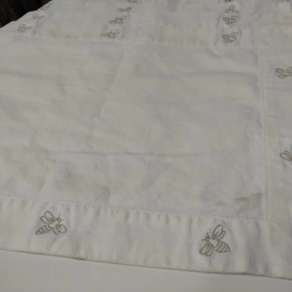 Pottery Barn Buttercream Bumble Bee Placemats Set Of  4 Linen Blend *See Photos* - Image 2 of 4