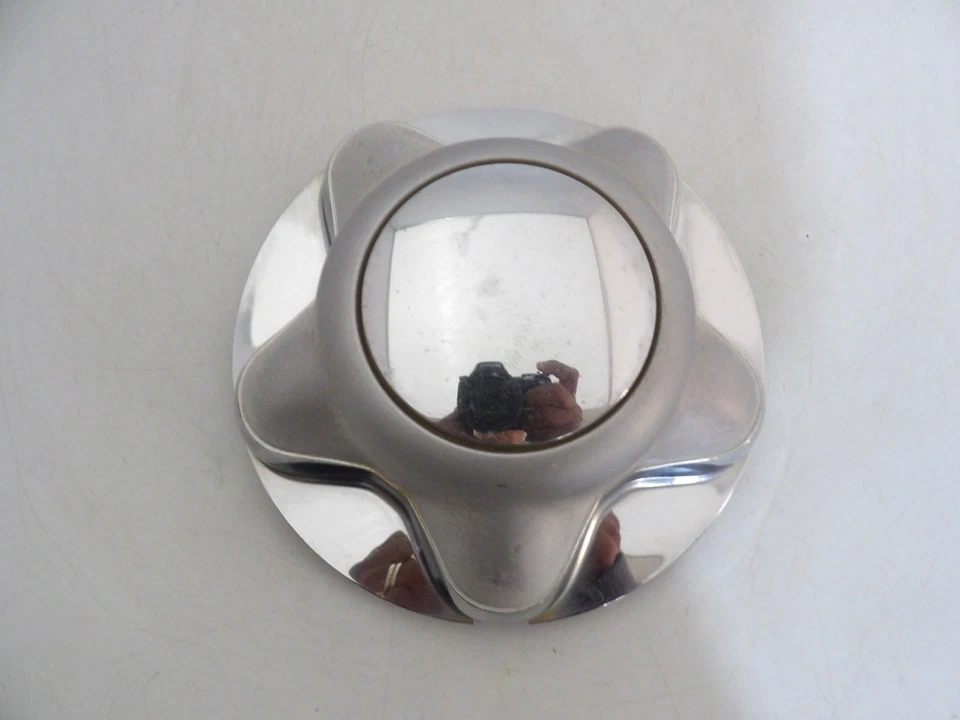 Ford F150 or Expedition center cap, two-tone, 1997 1998 99-2004 # F65A-1A096-CA Foto 3 de 4