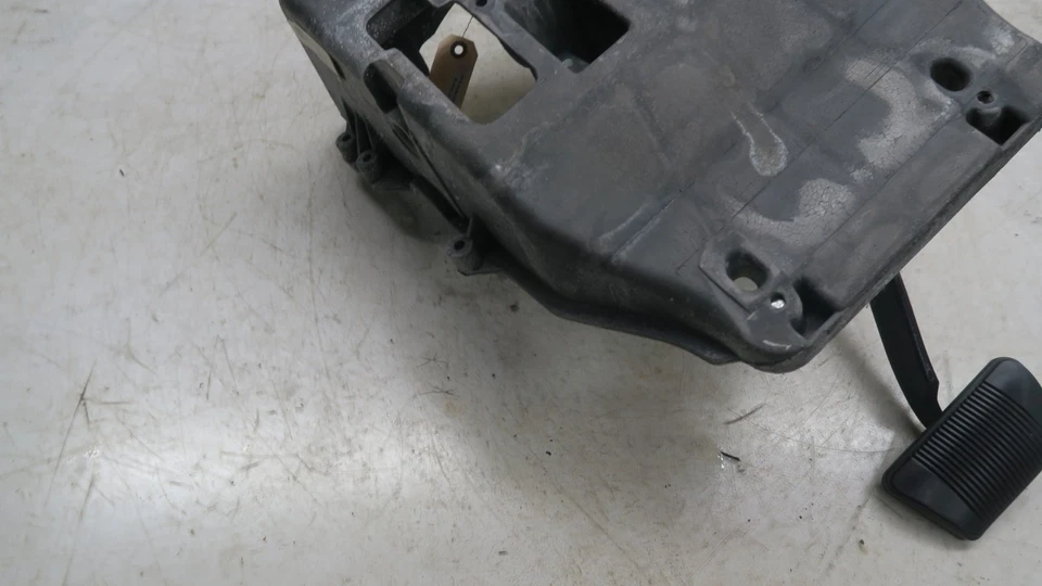 Conjunto de pedal de freno Ram 1500 2014-2018 OEM P04581692AE Foto 4 de 4