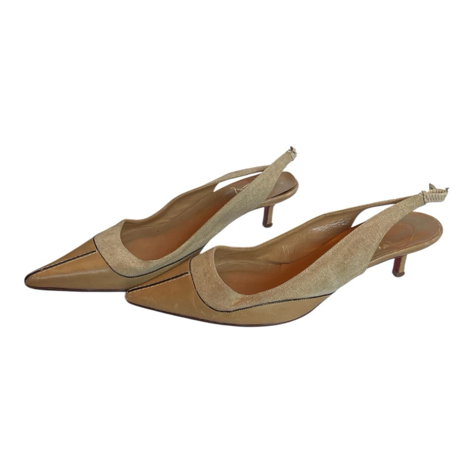 Zapatos de salón Christian Louboutin de gamuza nude tacones altos talla 7,5 - punta 8 puntiaguda usados Foto 4 de 4