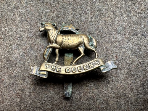 Genuine WW1 period all-brass Queen's Royal Regiment (West cSurrey) Cap Badge