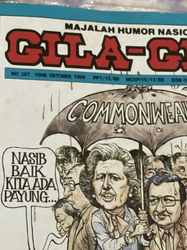 Malaysia top humour comic Majalah Gila Gila 1989 with Dr M & The Queen Elz - Picture 2 of 3