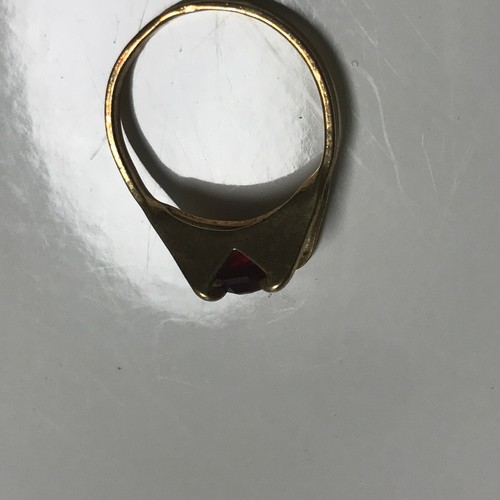 Vintage Simulated Ruby Stamped 18k HGE Ring Size 8 July Birthstone Red - Picture 9 of 13