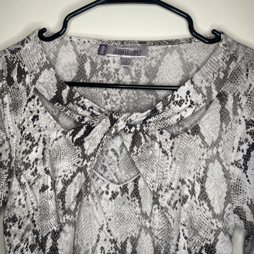 Jennifer Lopez Women's Blouse Size PM 3/4 Sleeve Gray Snakeskin Slimming - Image 4 of 4