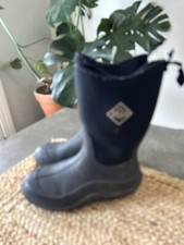 Muck Boots Kids Size 3 Waterproof Rain Boots Two Flaws
