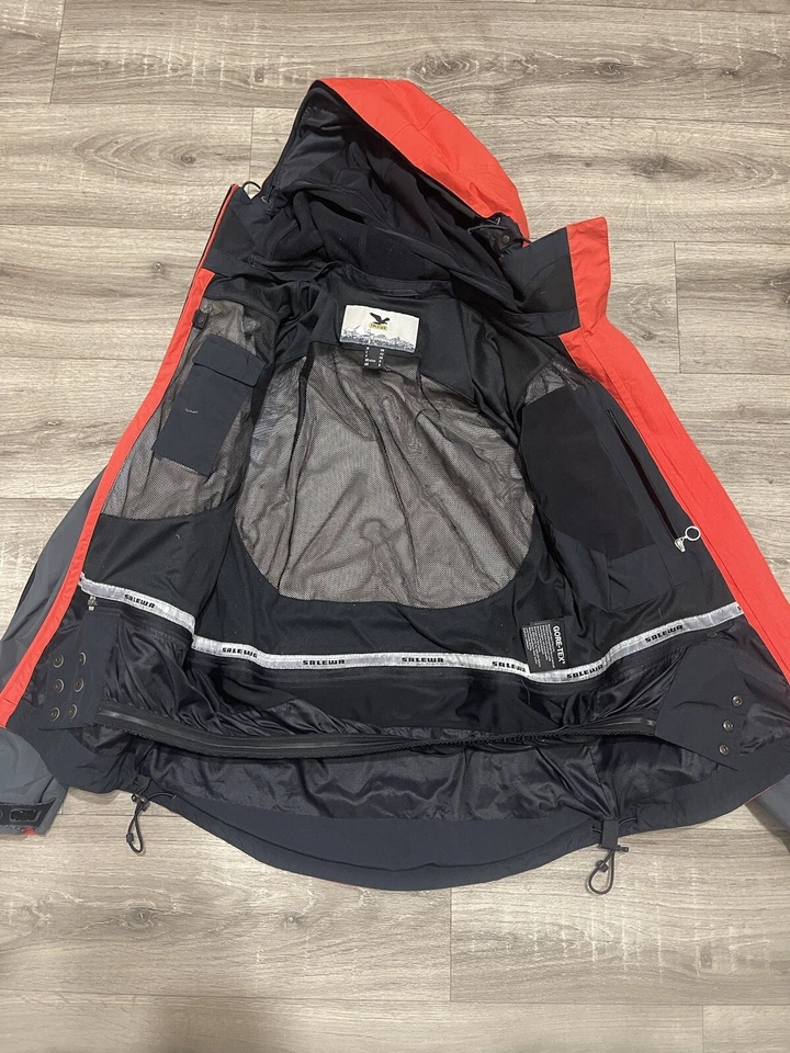 CHAQUETA REFLECTANTE CORREA CREMALLERA SALEWA VINTAGE GORE TEX XCR AlpineXtrem talla s Foto 3 de 4