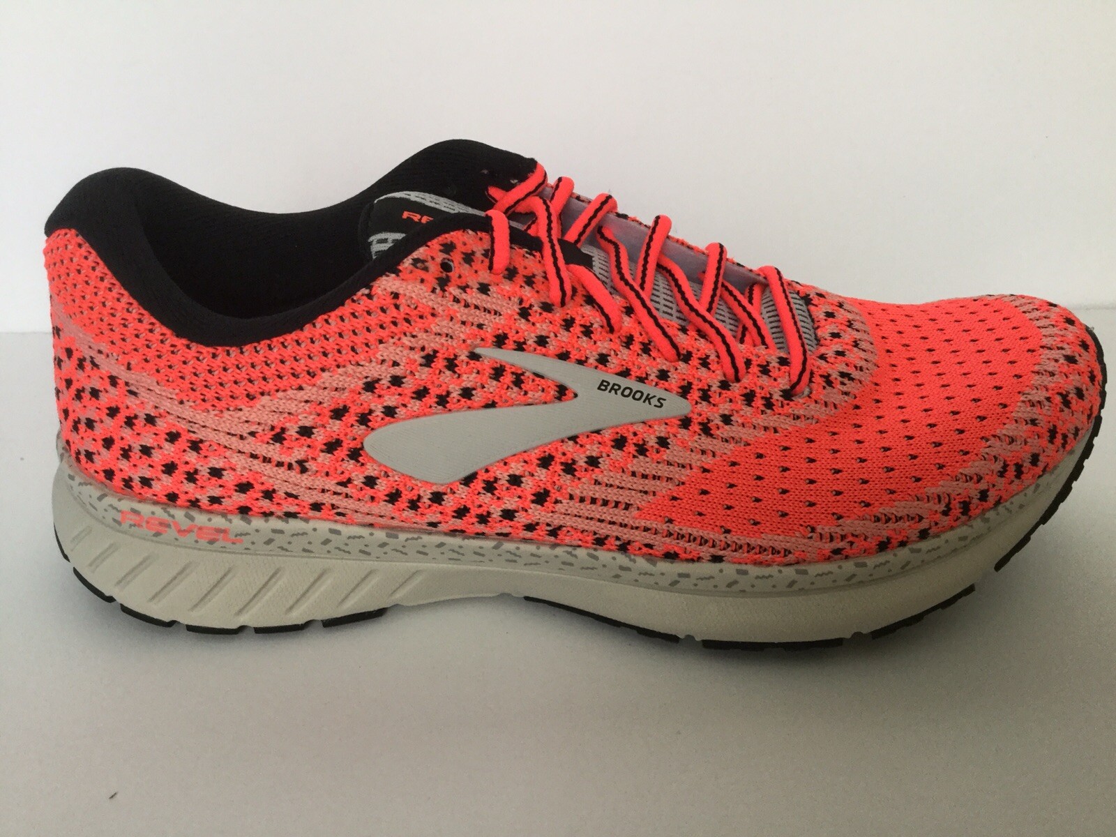 brooks revel 3 womens