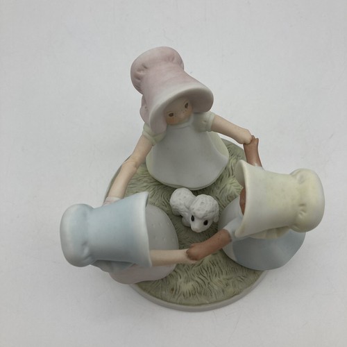Vintage Homco "LOVE ONE ANOTHER" Circle of Friends by Masterpiece Figurine 1990 - Picture 5 of 10