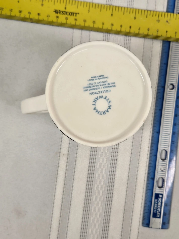 Colección Martha Stewart para Taza Lisboa Blanco y Negro Macy's. Elegante y elegante Foto 3 de 3