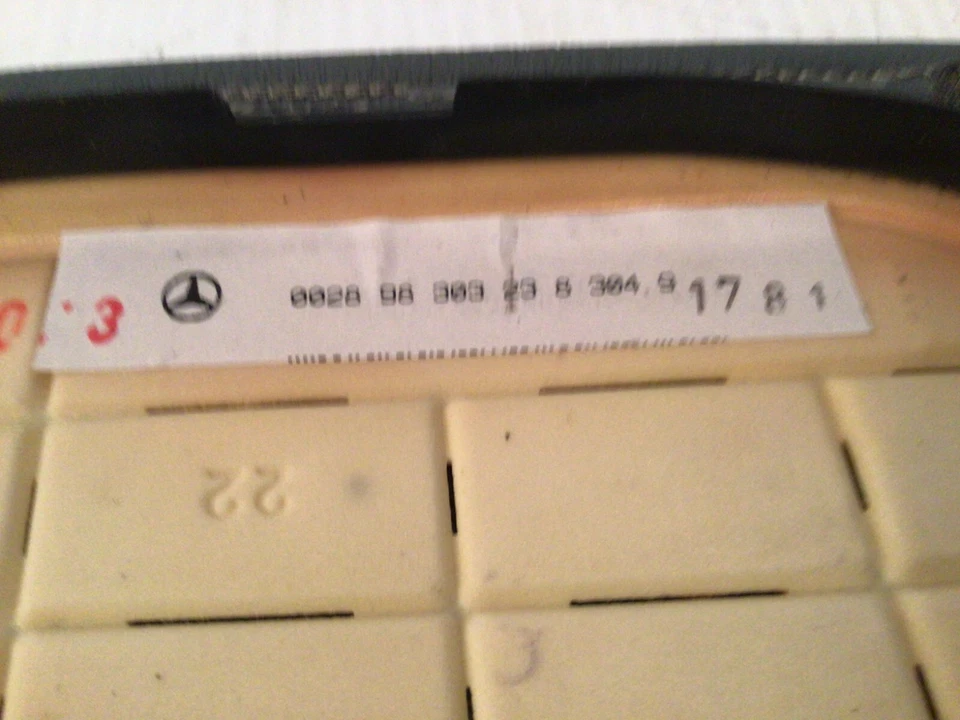 Mercedes-Benz E320 W210 1998-2002 paso delantero derecho panel puerta lateral moldura gris OEM Foto 4 de 4