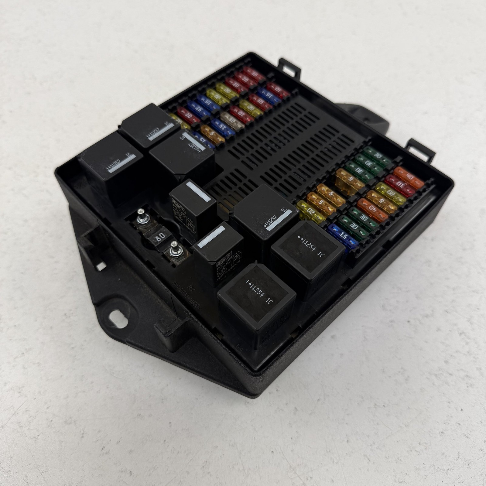 Aston Martin V8 Vantage 2011-2017 Front Fuse box