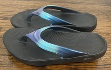 Woman's Oofos Blue Shimmer Slip On Thong Recovery Flip Flops Size 7 EUC