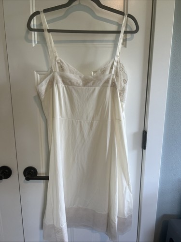 Vtg Vanity Fair Dupont Nylon Antron III Full Slip Dress 44 USA Made - Picture 4 of 8