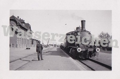 Foto Lok mit Zug im Bhf Muro?? Galin? (BW2798)