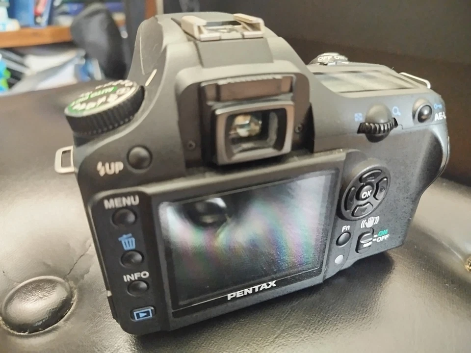 Pentax K100d Super - Image 3 of 4