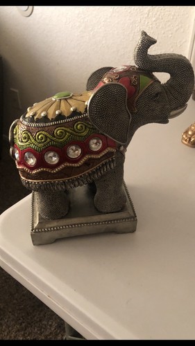 Elephant Statue/Figurine Made In China - Picture 5 of 6