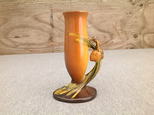 Roseville "Pinecone" Bud Vase 112-7