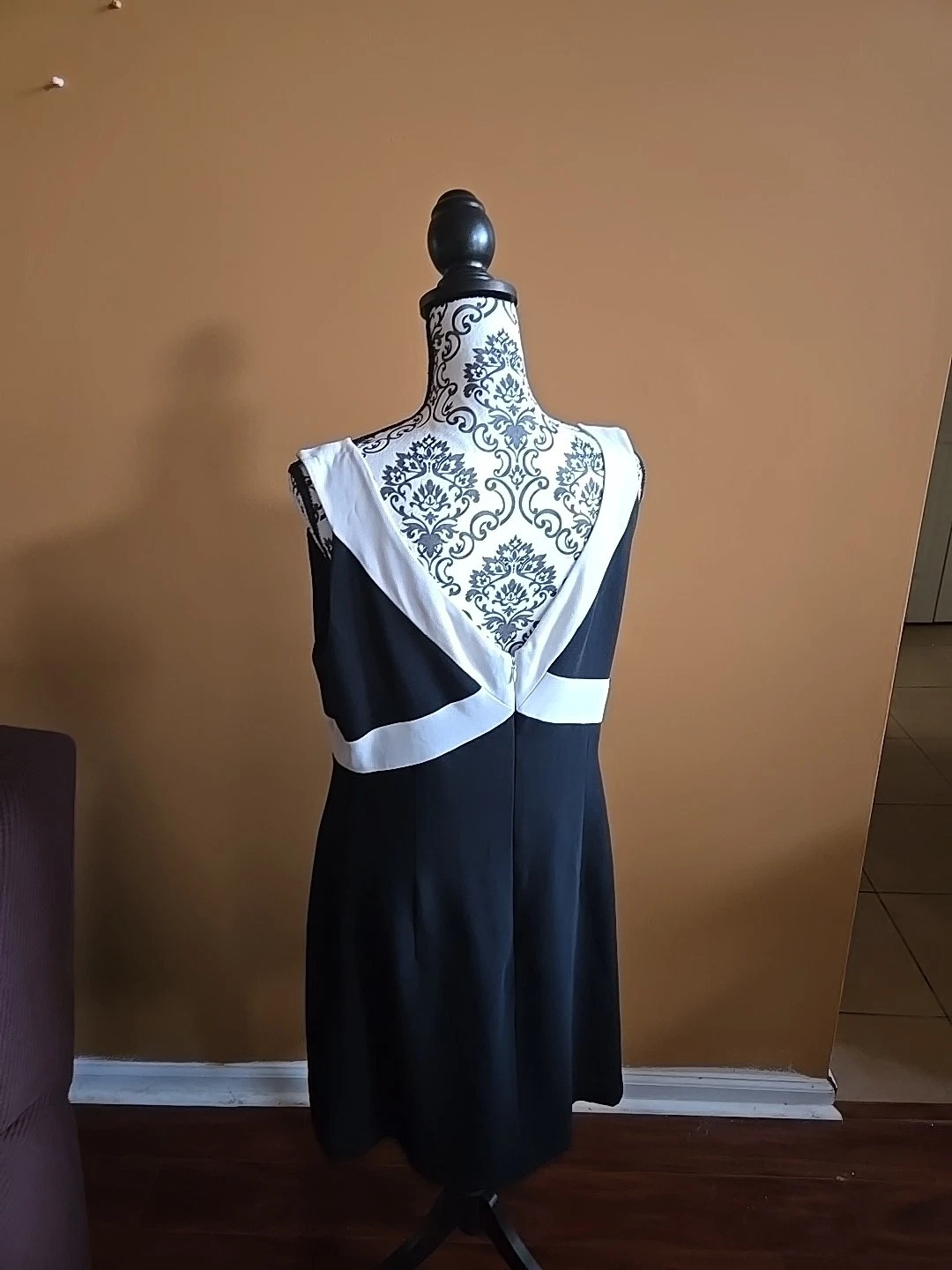 VETEMENTS Giacca bianca e nera con abito combinato Liz Claiborne