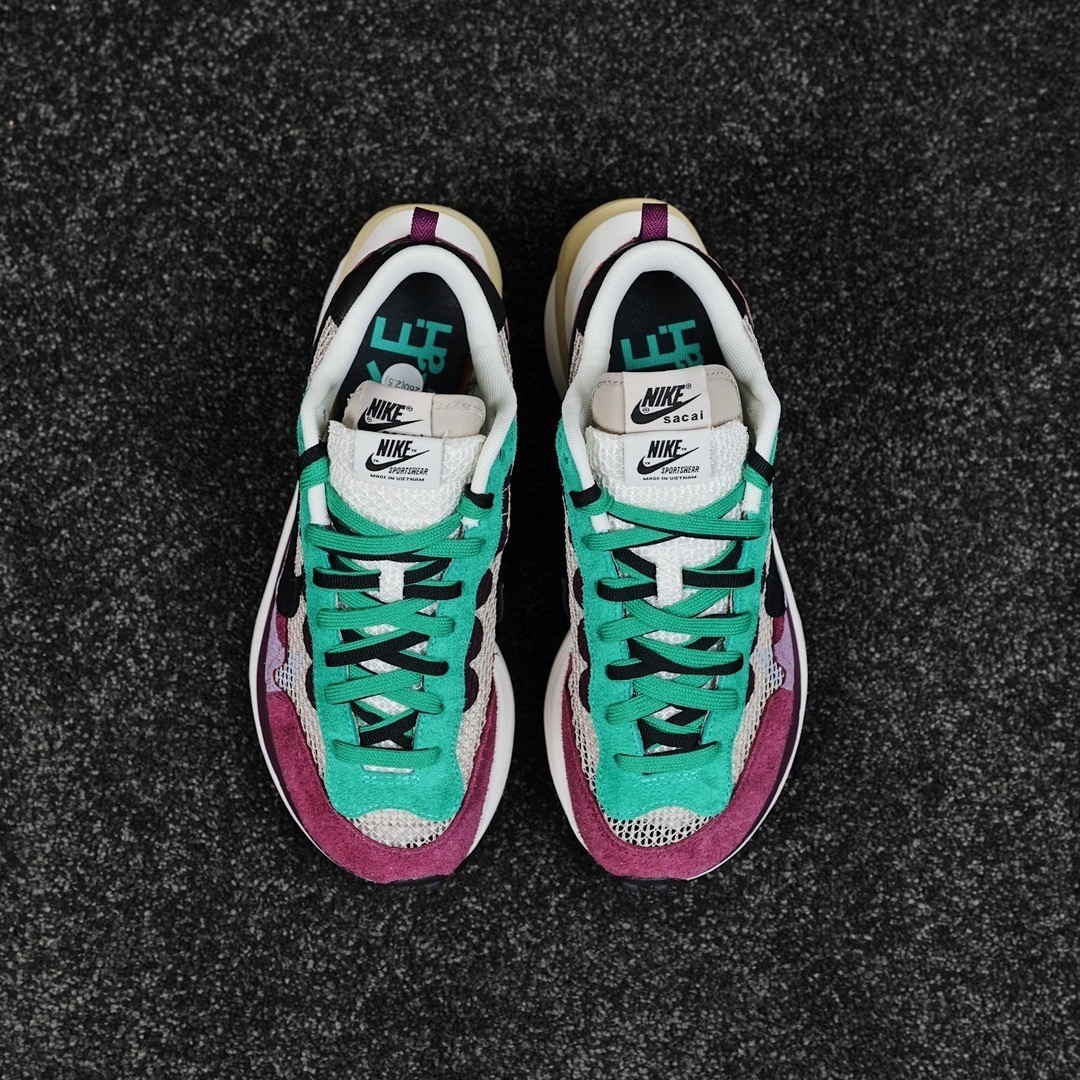 Sacai x Nike VaporWaffle 'Villain Red Neptune Green' DD3035-200 | eBay