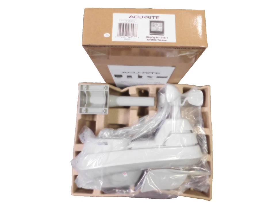 Chaney Instrument Co. Pro Weather center W/ Easy Mount 5-N-1 Sensor - Image 2 of 4