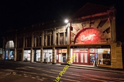 Photo A3 Clevedon Curzon Cinema at night The cinema has been in continuo c2017