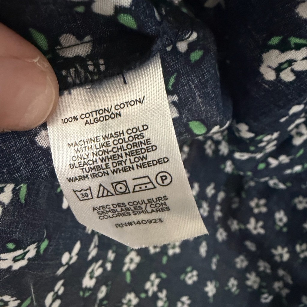 NWT LOFT women’s medium navy blue floral print sleeveless blouse 100% cotton