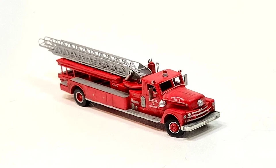 N Scale "SG" Aerial Ladder Truck Kit by Showcase Miniatures (one truck) (174) - Image 3 of 4
