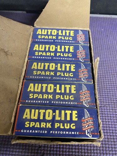 Ten NOS Vintage Auto-Lite Autolite Spark Plugs BT-6, BT6 Full Box Of 10 - Picture 3 of 4