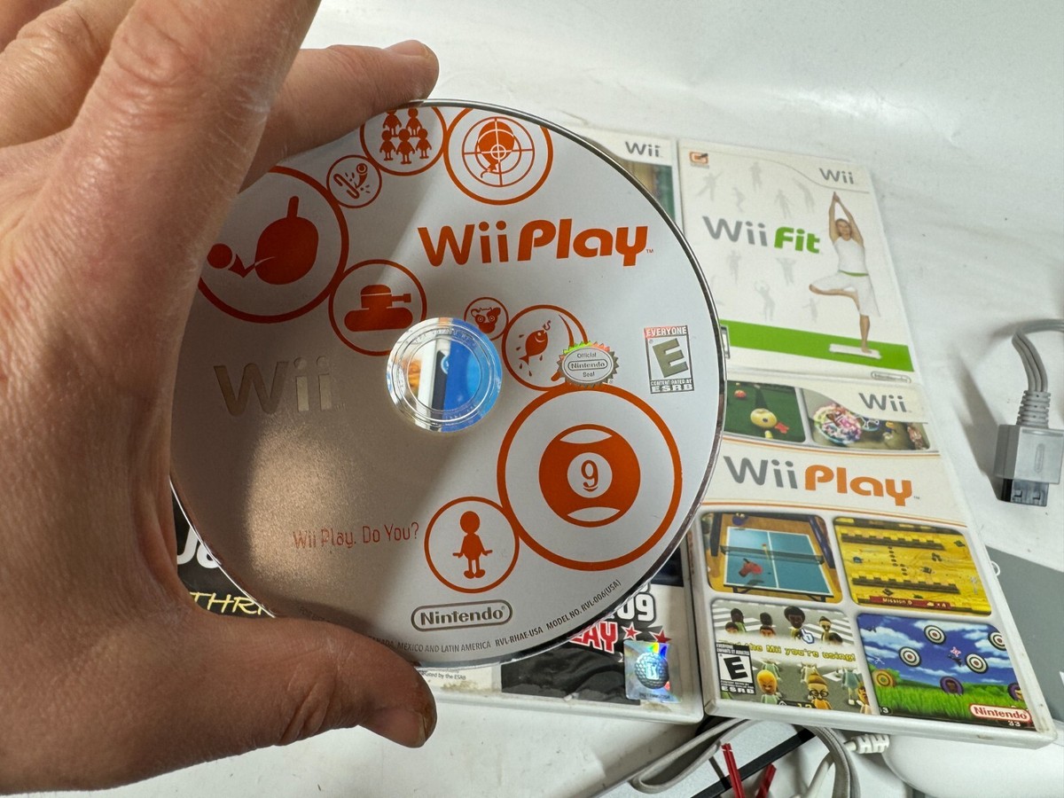 2006 Nintendo WII Model RVL-001 White 512MB Game Console