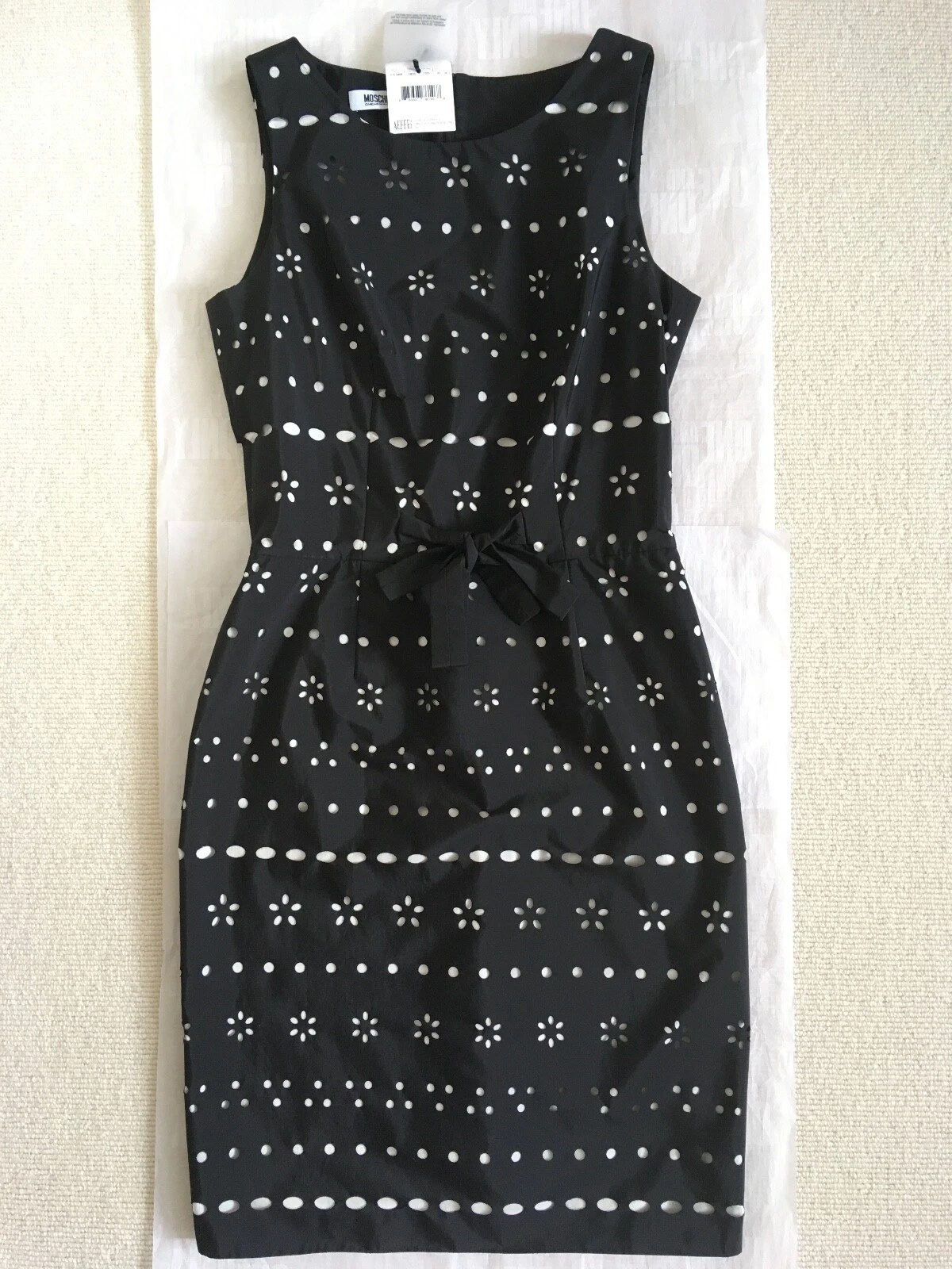 ABITO MOSCHINO ECONOMICO E CHIC TAGLIO LAZER DAVANTI FIOCCO IT 42 UK 10 NUOVO PREZZO AL PUBBLICO £ 525