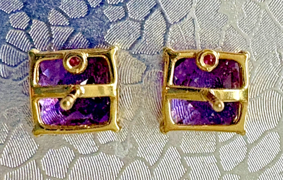Aretes cuadrados de amatista ROBERTO COIN en oro amarillo de 18 quilates Foto 2 de 4