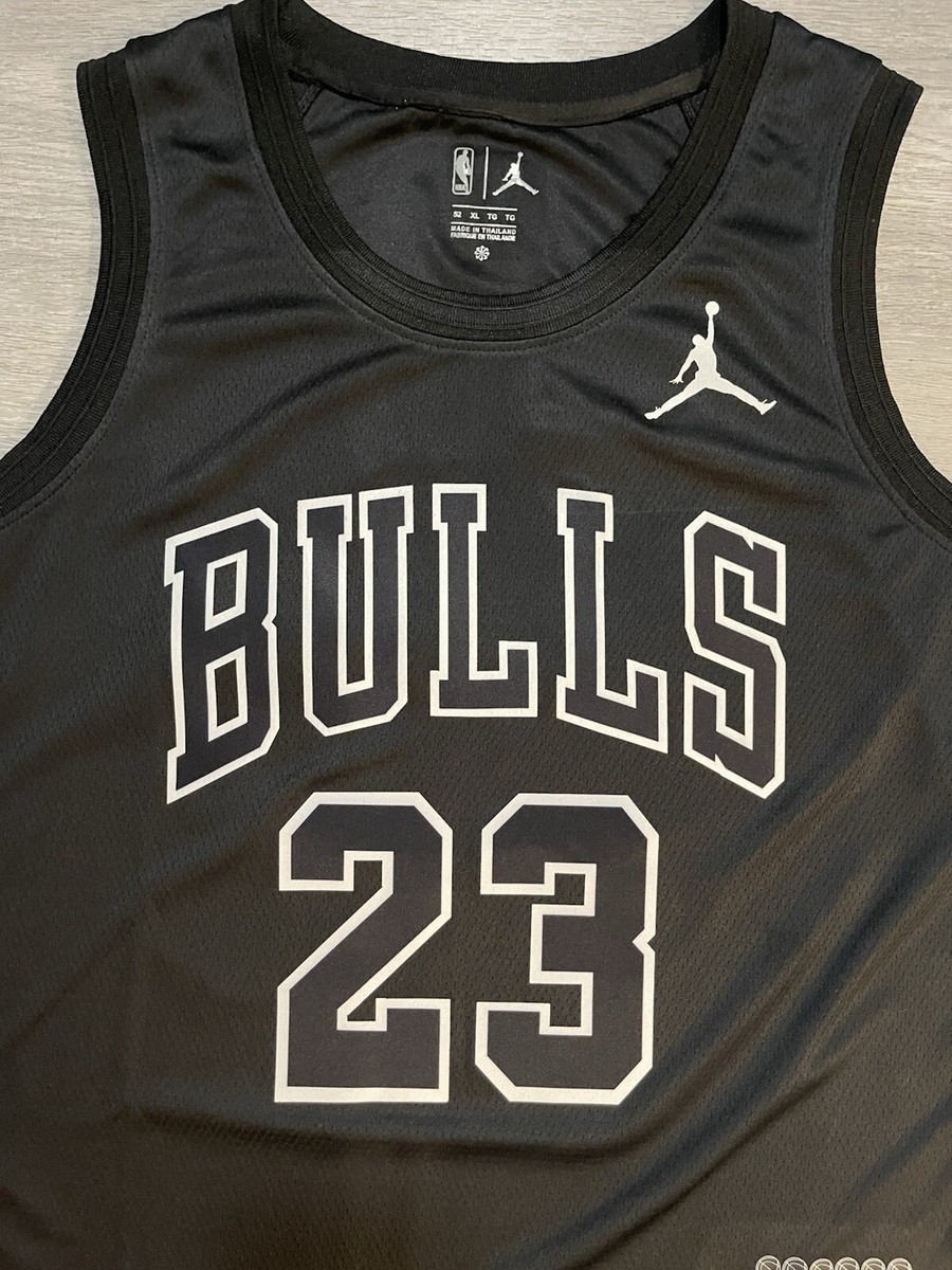 BULLS JORDAN 23 ユニフォーム 黒 s-l400.jpg