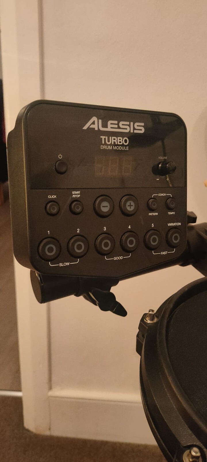 Alesis Turbo Mesh Electronic Drum Kit & Throne 7PC Kit Excellent