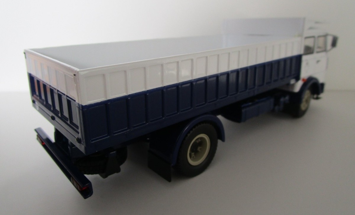 Camion FNM D 11000 Porte-voitures ALTAYA IXO 1/43 - Collection Semi D'exception 80