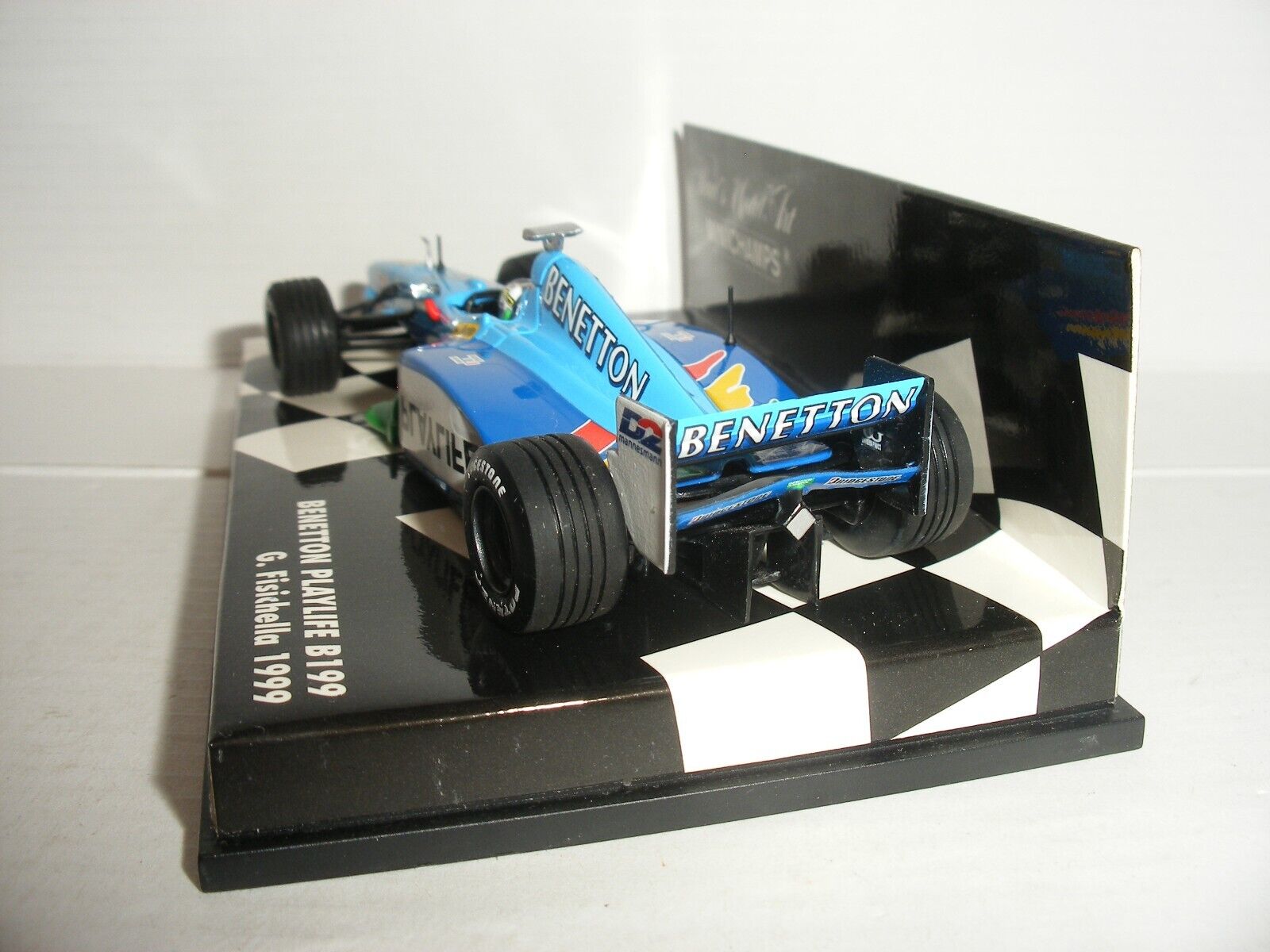 Picture 2 of 4