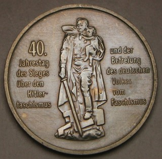 GERMANY (East DDR) 10 Mark 1985 A Liberation from Fascism aUNC 57