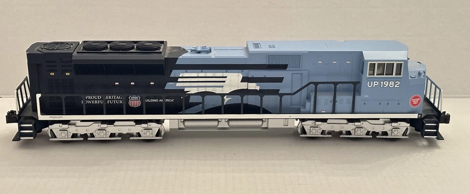 O Williams 21811 Western Pacific SD-90 Diesel Locomtive UP1982 Heritage Powered - Image 2 of 4