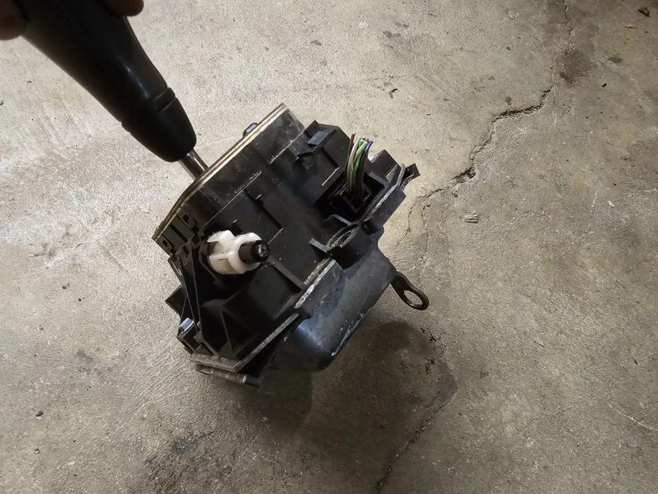 MERCEDES BENZ OEM W208 CLK430 CLK320 PALANCA DE CAMBIOS SELECTOR PISO DELANTERO 00-03 Foto 2 de 4