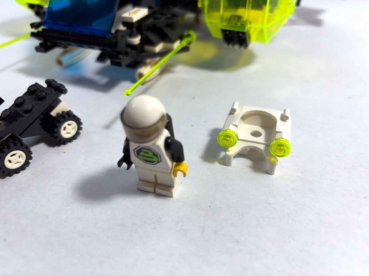 LEGO Space Blacktron II: Aerial Intruder 6981 (1991) Vintage