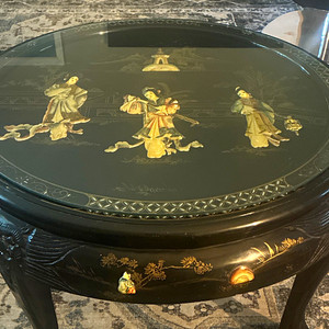 Late Chippendale Queen Anne vintage antique coffee table in perfect shape.