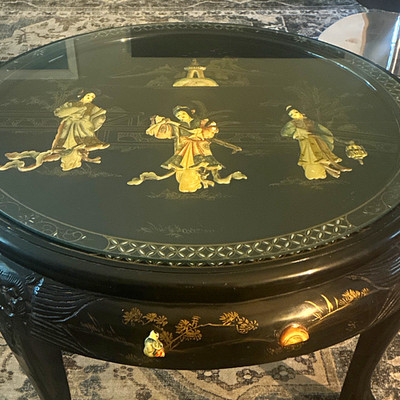 Late Chippendale Queen Anne vintage antique coffee table in perfect shape.