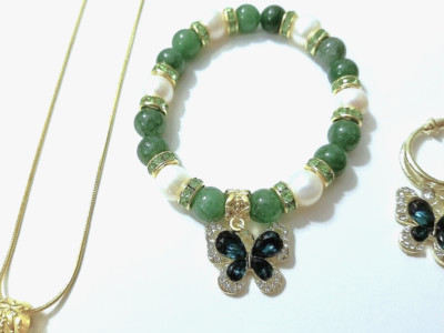 Charm Bracelet Set Butterflies Pendant Matching Hoop Earrings Freshwater Pearls