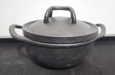 Sabatier Cast Iron .75 Quart .7 Liter Pot with Lid
