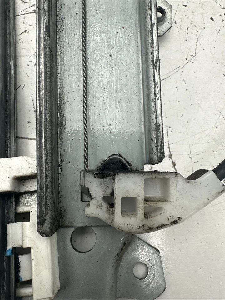 2007-2012 Nissan Versa Door Power Window Motor & Regulator Right & Left Pair — 第 4/4 张图片