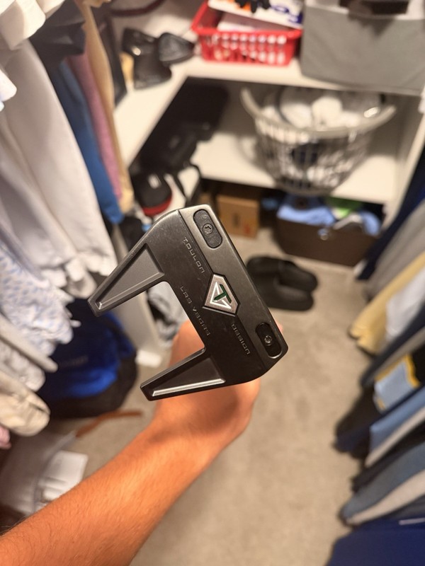 Odyssey Toulon Las Vegas H7 Mallet Putter Black Right-Handed 35’